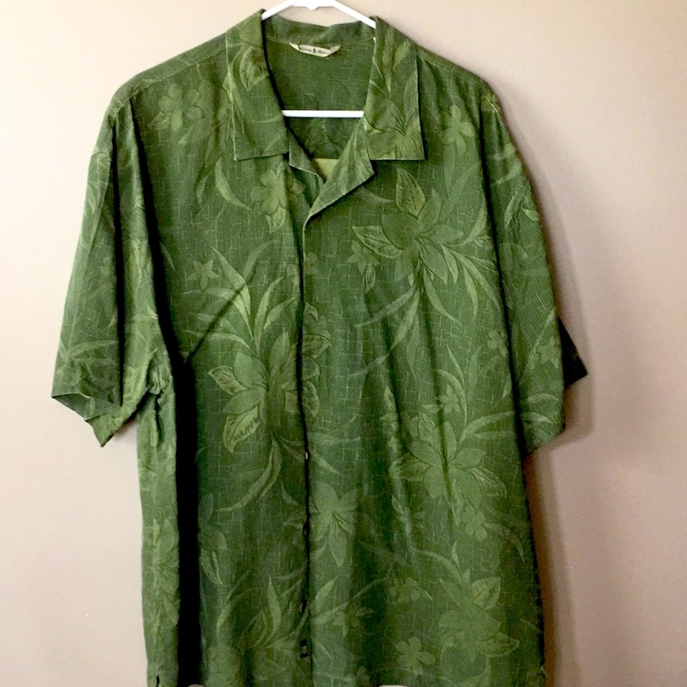 Men’s Hawaiian shirt by Tommy Bahama